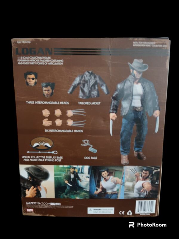 Figura de colección de Mezco one 12, Logan, figura con un par de cabezas intercambiables, con 3 pares de manos intercambiables, figura con muy buenos puntos de articulación.