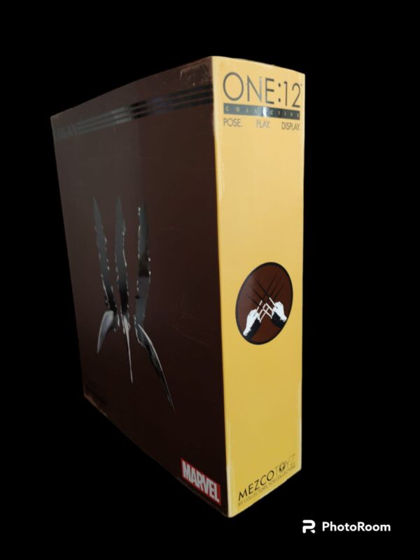 Figura de colección de Mezco one 12, Logan, figura con un par de cabezas intercambiables, con 3 pares de manos intercambiables, figura con muy buenos puntos de articulación.