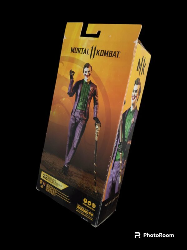 Figura de colección del Joker, aquel mítico villano que marco la historia de los cómics de DC, figura de la marca Mcfarlane Toys.