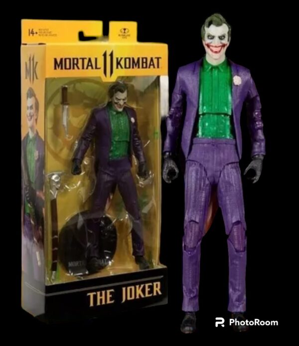 Figura de colección del Joker, aquel mítico villano que marco la historia de los cómics de DC, figura de la marca Mcfarlane Toys.