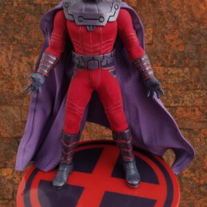 Figura de colección Magneto, de la marca Mezco One 12.