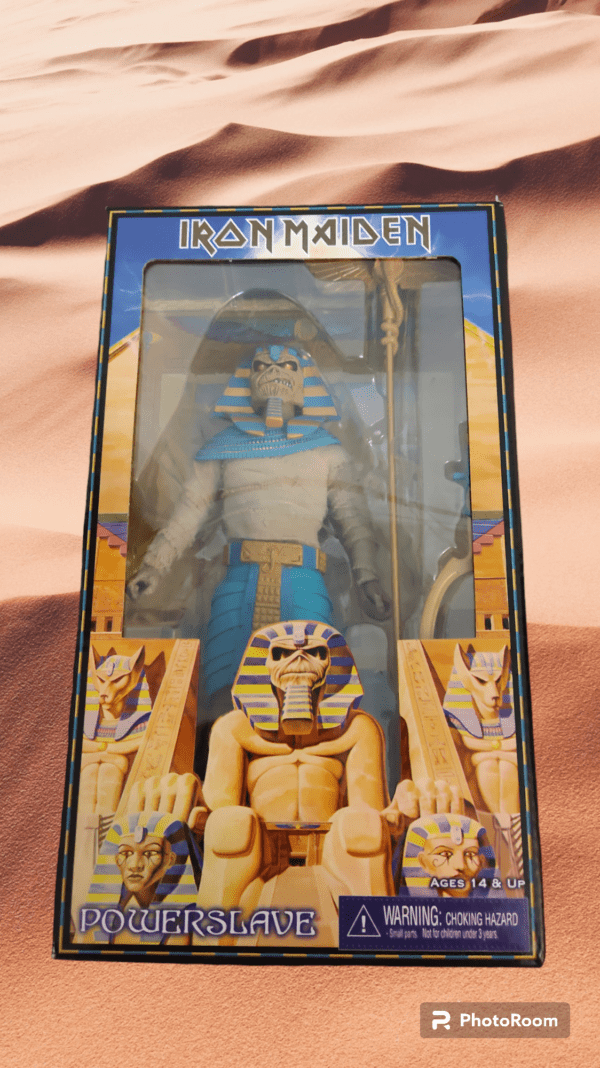 Powerslave, figura de colección de la marca neca.