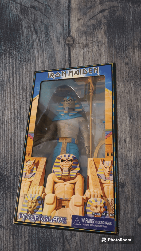 Powerslave, figura de colección de la marca neca.