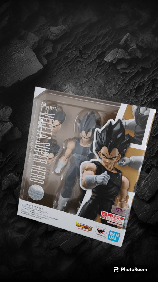 Vegeta super hero, figura de dragon ball super.